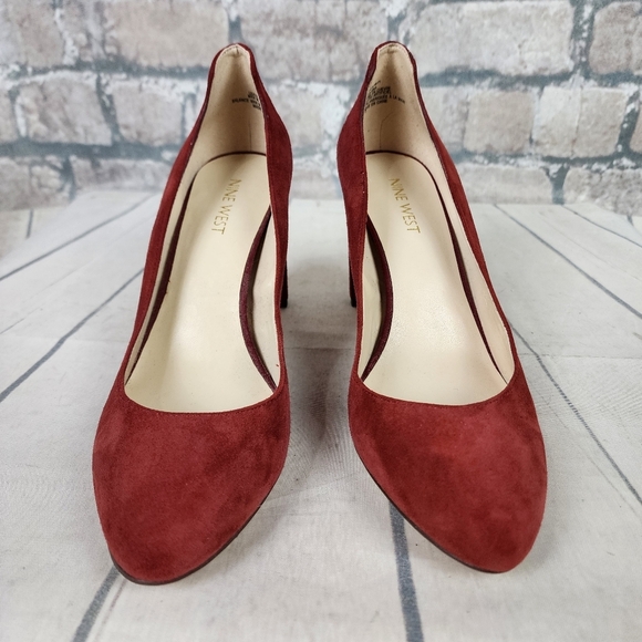 Nine West Journa Closed Toe Suede Pump Classixlc Heel Bordeau Wine Size 8 1/2 - Picture 6 of 13
